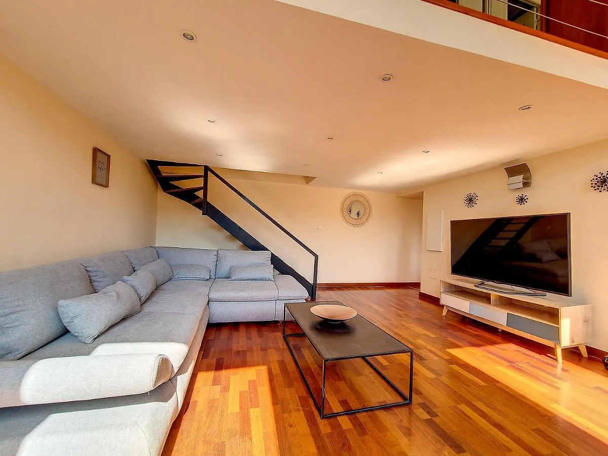 Loft Sur Le Port De Nice 아파트 0*,