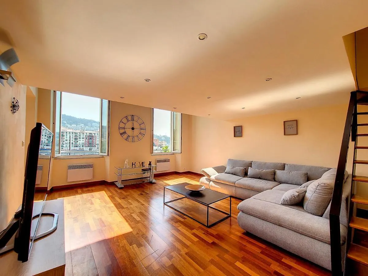 Appartement Le Duplex du port à Nice